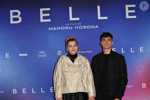 Louane et son compagnon Florian Rossi - Avant Première de " Belle " film animé japonais au Grand Rex à Paris le 6 décembre 2021 . © Veeren / Bestimage