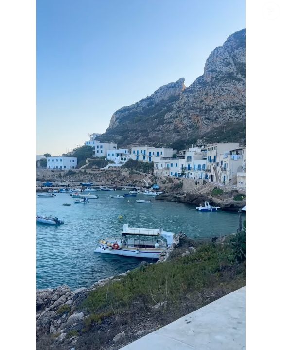 En tout cas, ses idylliques vacances ont eu le mérite de faire rêver grand nombre de ses followers...

Caroline Roux immortalise ses vacances en Italie sur Instagram (Capture d'écran - lundi 18 août 2025).