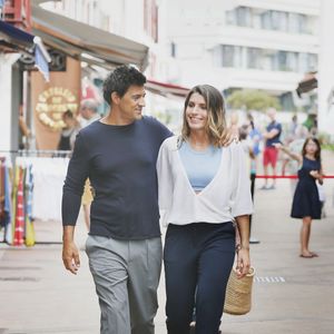 Exclusif -  Rendez-vous avec Jean-Pascal Lacoste (habillé par American Vintage) et sa fiancée Delphine, soeur de l'ancienne Miss France S.Tellier, à Saint-Jean-de-Luz. Le 10 juillet 2020
© Patrick Bernard / Bestimage