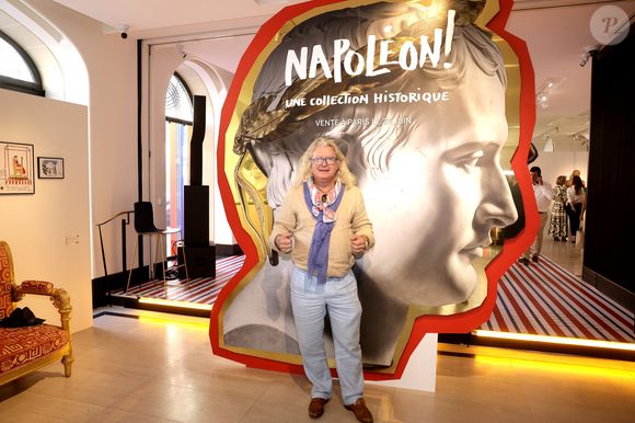 Exclusif - Pierre-Jean Chalençon - Exposition de la collection de Pierre-Jean Chalençon pour la vente "Napoléon: Une collection historique" chez Sotheby's à Paris le 19 juin 2025.
C'est le styliste Jean-Charles de Castelbajac, qui a apporté sa touche colorée à la vitrine de la vente du 25 juin, consacrée aux objets provenant du trésor de Pierre-Jean Chalençon, l'un des plus grands collectionneurs privés d'objets napoléoniens au monde. © Cédric Perrin/Bestimage