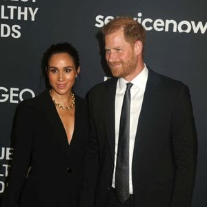 Le prince Harry, duc de Sussex et Meghan Markle, duchesse de Sussex, lors du 3ème gala annuel du projet "Healthy Minds" aux Spring Studios à New York, le 9 octobre 2025. Photo : Zuma Press / Bestimage