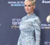Une tenue épousant parfaitement sa silhouette sculpturale, sublimée par sa coupe garçonne blond platine ultra-chic qui mettait en valeur ses traits fins et son port de tête altier.

Adriana Karembeu lors de la cérémonie de clôture du 65e Festival de télévision de Monte-Carlo, le 16 juin 2026.

© Denis Guignebourg / Bestimage