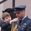 Après son frère George, le prince Louis met à l'épreuve les nerfs de leur père le prince William sous les yeux de la nation