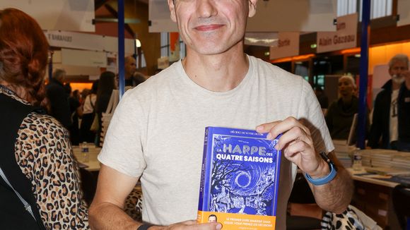 Pour un livre vendu 8 euros, son auteur ne touche que quelques centimes : l'explication détaillée de Fabien Olicard