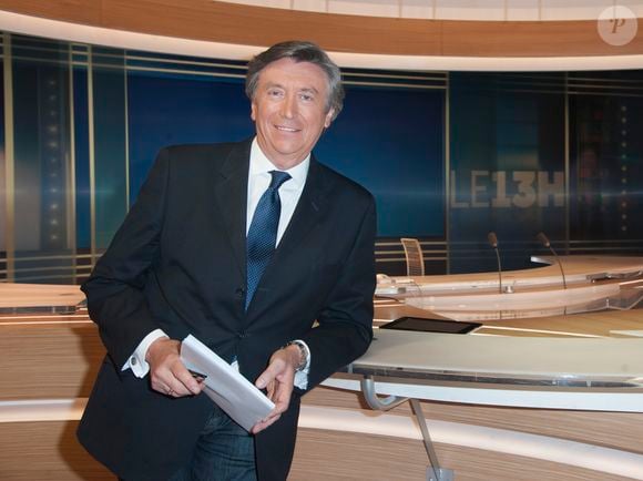 Pour celui qui fut le joker de Jean-Pierre Pernaut puis de Marie-Sophie Lacarrau, la page est difficile à tourner...

Exclusif - Jacques Legros sur le plateau du Journal de TF1 le 30 avril 2015