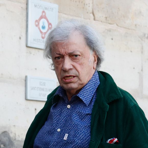 Hervé Vilard - Arrivées aux obsèques de Jean Tiberi, maire de Paris de 1995 à 2001 en l'église Saint-Etienne-du-Mont à Paris le 3 juin 2025. © Christophe Clovis / Bestimage