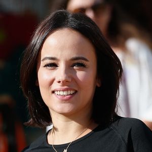 Alizée à deux filles : Annily et Maggy.

Archives - Alizée sur un plateau de télévision pour le Téléthon.