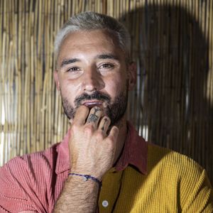 Jérémy Frérot - Trois ans après son deuxième album, le chanteur revient ce lundi avec un titre touchant, « Adieu », dans lequel il chante sa rupture avec la nageuse et leur nouvelle vie de parents séparés de deux enfants. Frédéric Maligne / Bestimage
