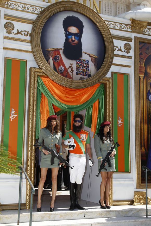 Le couple demeure présumé innocent jusqu’à la clôture de la procédure judiciaire.

Info – Jessica Moretti, patronne du Constellation à Crans-Montana, lors du Festival de Cannes 2012, engagée comme mannequin pour la promotion du film de Sacha Baron Cohen, The Dictator. Sacha Baron Cohen, alias l’amiral général Aladeen, fait la promotion de son film The Dictator devant l’hôtel Carlton à Cannes, le 16 mai 2012. Borde-Moreau / Bestimage.