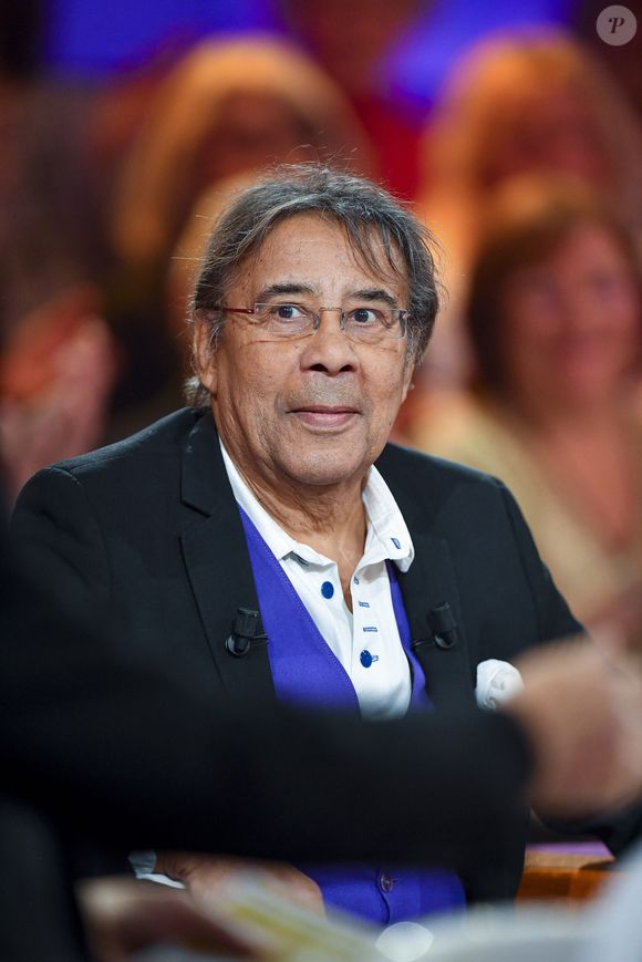 C'est d'ailleurs dans cette ville qu'il a créé son studio 'Au Bord de l'Eau' et qu'il a composé ses œuvres majeures. 

Exclusif - Laurent Voulzy lors de l'enregistrement de l'émission "Famille je vous aime" présentée par M.Drucker et qui sera diffusée le 29 décembre sur France 3, au studio Rive gauche, à Paris, France, le 2 décembre 2025. © Gaffiot-Perusseau/Bestimage