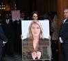 Il a été avancé qu'il s'agissait de Mindy et Maelysse, la fille et la petite-fille de Loana, avec qui elle n'avait plus de contacts

Sorties des obsèques de Loana Petrucciani dans la cathédrale Sainte-Réparate à Nice le 10 avril 2026. © Bruno Bebert/Bestimage