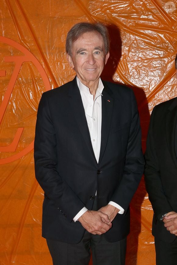 Bernard Arnault au photocall du défilé de mode prêt-à-porter Louis Vuitton Printemps/été 2024 lors de la Fashion Week de Paris (PFW), à Paris, France, le 2 octobre 2023.  © Bertrand Rindoff/Bestimage