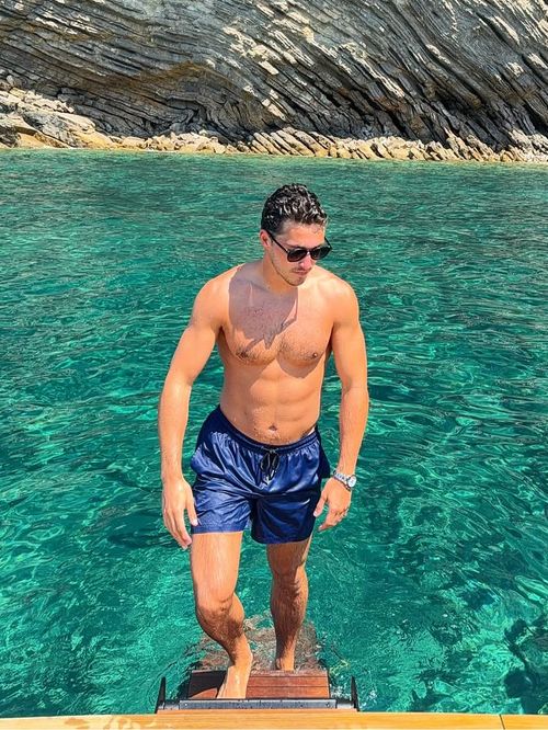 Dylan Deschamps en vacances “là où tout a commencé” avec son épouse Mathilde, le lieu a absolument tout d’un décor de carte postale !