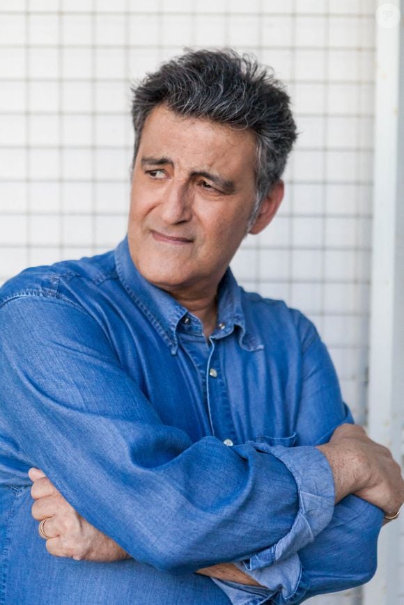 Portrait du chanteur Phil Barney lors de l'enregistrement de l'émission de télévision les grands du rire à Paris, France le 16 Juin 2015. Photo Maxime Reynaud/APS-Medias/ABACAPRESS.COM
