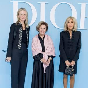 Delphine Arnault, la reine Sonja de Norvège et Brigitte Macron au photocall du défilé de mode féminine Dior printemps-été 2025 lors de la Fashion Week de Paris (PFW), à Paris, France, le 24 septembre 2024. © Olivier Borde/Bestimage