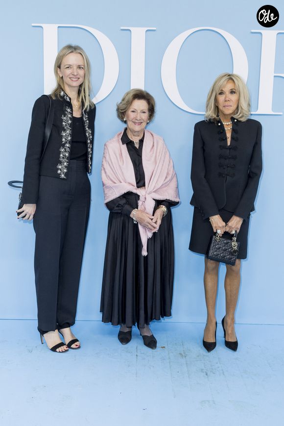 Delphine Arnault, la reine Sonja de Norvège et Brigitte Macron au photocall du défilé de mode féminine Dior printemps-été 2025 lors de la Fashion Week de Paris (PFW), à Paris, France, le 24 septembre 2024. © Olivier Borde/Bestimage