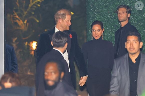 Le prince Harry et Meghan Markle quittant la soirée d'anniversaire de Kris Jenner à Beverly Hills, dans la maison de Jeff Bezos, le 8 novembre 2025. © Backgrid USA / Bestimage