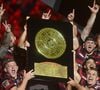 Son coéquipier toulousain Paul Graou a été appelé pour le remplacer.

Jack Willis et Antoine Dupont soulèvent le trophée et leurs coéquipiers laissent exploser leur joie - Les Toulousains soulèvent leur quatrième Bouclier de Brennus d'affilée, après leur victoire face à Montpellier (28 - 20) en finale du Top 14 au stade de France, le 27 juin 2026.  © Christian Liewig / Bestimage