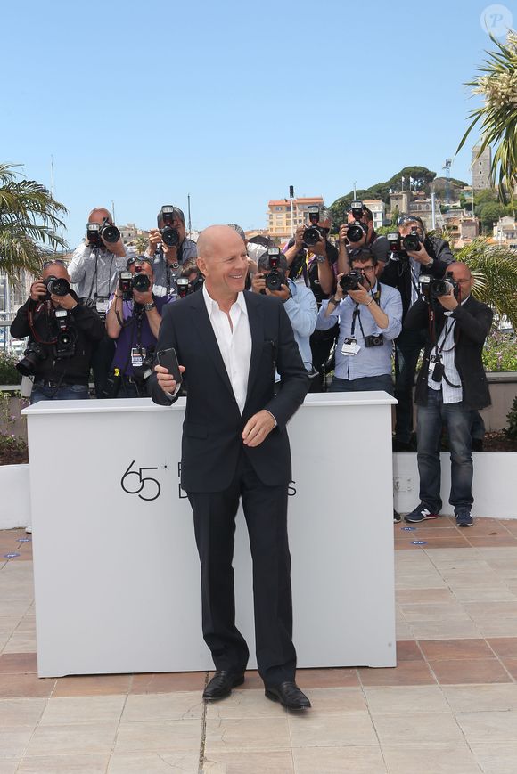 Bruce Willis lors du photocall du film "Moonrise Kingdom" pendant le 65ème Festival du film de Cannes en mai 2012. © BORDE-MOREAU / BESTIMAGE