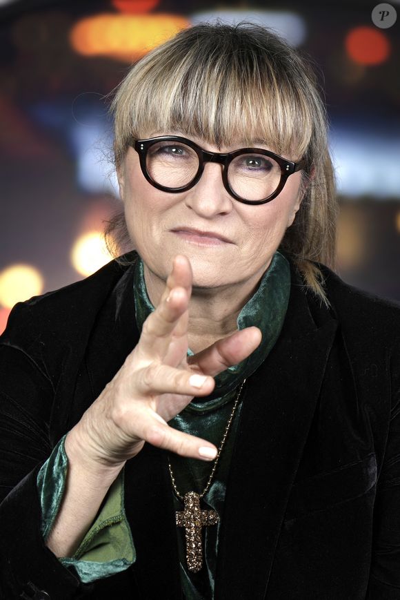 Dès la mi-avril, l'animatrice avait partagé son inquiétude face à la fièvre persistante et inexpliquée de sa monture.

Portrait de Christine Bravo lors de l'enregistrement de l'émission "Chez Jordan". Le 16 janvier 2023
© Cédric Perrin / Bestimage