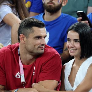 Florent Manaudou et sa compagne Lola Duménil - Les célébrités assistent à la victoire de l'équipe de France de basket face au Canada (82-73) lors des Jeux Olympiques de Paris2024, le 6 août 2024. © Jacovides-Perusseau / Bestimage