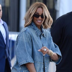 C'est sur son compte Instagram que la chanteuse américaine a officialisé la bonne nouvelle.
Ciara et son époux à la sortie de la final de la Coupe du monde de la Fifa.
© Bestimage