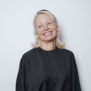 Une passion pour le jardinage qu'elle entretient depuis plusieurs années maintenant. 
New York, NY – Table ronde Vogue x Pamela Anderson lors de la Fashion Week de New York pour célébrer Sonsie chez Sixteenth Avenue. Backgrid USA / Bestimage.
