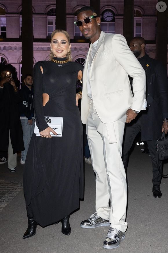 Paul Pogba et sa femme Maria Zulay Salaues - Arrivées et sorties du défilé Off-White Femme Automne/hiver 2022/2023 au palais Brongniart à Paris, France, le 28 février 2022. © Jeremy Melloul / Bestimage