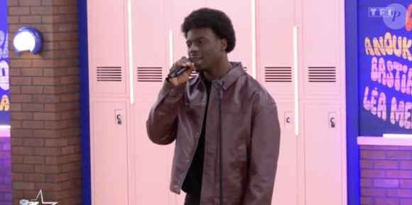 Quant à Noah, il a malheureusement oublié ses paroles durant sa prestation. 

Extrait de la Quotidienne de la Star Academy sur TF1