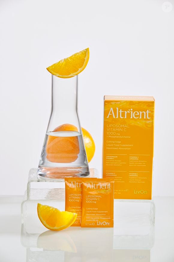 Qui, en plus de rendre la peau lisse, a également pour bienfait de booster le système immunitaire. 



Vitamine C liposomale Altrient, une gamme liposomale mise au point par Livon Labs