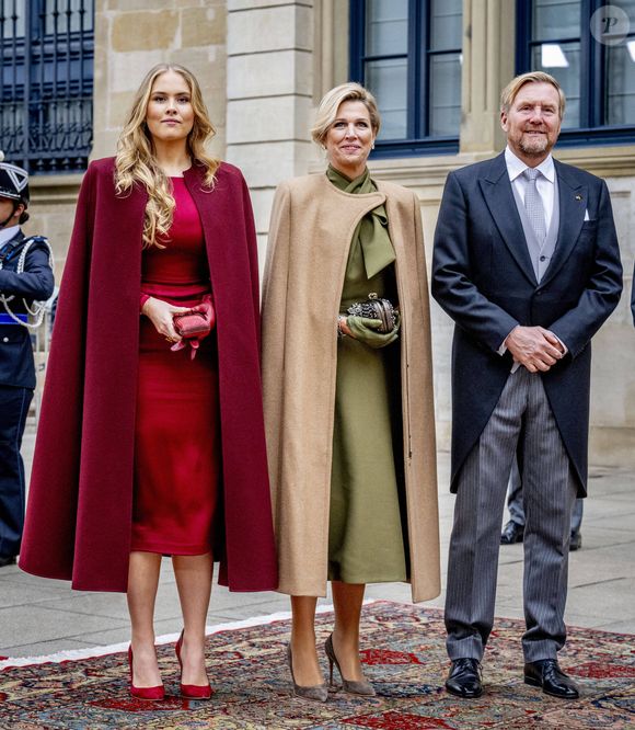 La reine Maxima des Pays-Bas, la princesse héritière Amalia (de Luxembourg) (Catharina-Amalia des Pays-Bas), à leur arrivée à la Chambre des députés pour la cérémonie de prestation de serment du grand-duc Guillaume, dans le cadre des célébrations de la succession au trône du Luxembourg. Première journée à Luxembourg, le 3 octobre 2025. Photo : Dana Press / Bestimage