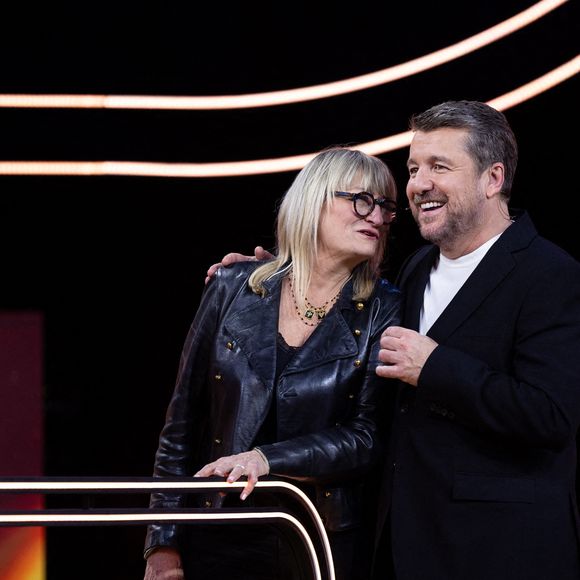 Exclusif - Bruno Guillon et Christine Bravo lors de l'enregistrement de l'émission "Qui Ment?" présentée par B.Guillon et diffusée le 20 août 2026 sur France 2, à Saint-Denis, Seine Daint-Denis, France, le 24 novembre 2025. © Jeremy Melloul/Bestimage