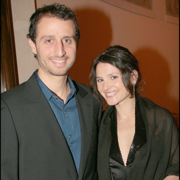 Virginie Ledoyen et Arié Elmaleh au gala "musique contre l'oubli" d'Amnesty International au théâtre des Champs Elysées, Paris, le 23/04/2008. Crédit Bertrand Rindoff Petroff / Bestimage