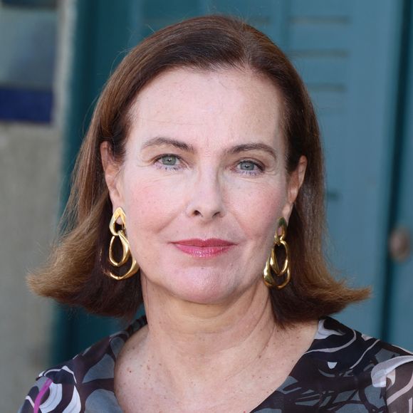 Carole Bouquet - Photocall du film "Captive" sur les planches lors de la 49ème édition du festival du film américain de Deauville le 9 septembre 2023.

© Denis Guignebourg / Bestimage