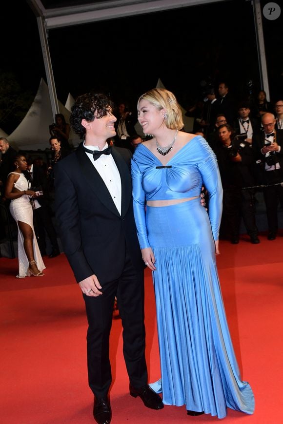 Florian Rossi et sa compagne Louane à la montée des marches de "The Idol" lors du 76ème Festival International du Film de Cannes, le 22 mai 2023.
© Rachid Bellak/Bestimage