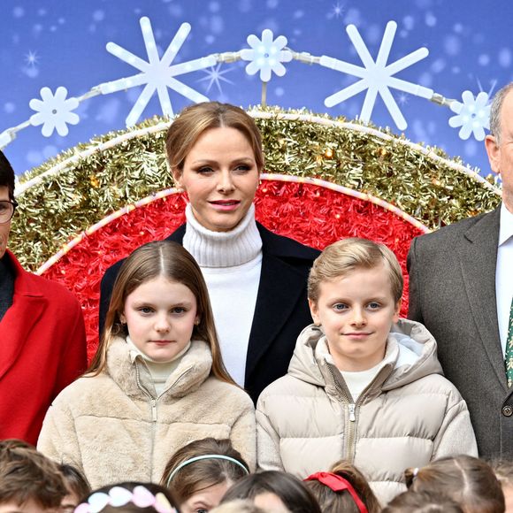 Le Prince Albert II de Monaco, la Princesse Charlène et leurs enfants la Princesse Gabriella et le Prince Héréditaire Jacques ont accueilli les enfants monégasques lors du traditionnel arbre de Noël au Palais de Monaco le 17 décembre 2025.  Photo pary Bruno Bebert/Pool/ABACAPRESS.COM