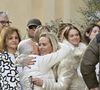 Ses obsèques se sont déroulées le 13 janvier 2026 à la cathédrale Sainte-Réparate de Nice, selon des consignes précises de la famille, invitant les proches à porter des tenues claires et à privilégier les dons à la recherche contre le cancer plutôt que les fleurs. 

Celine Leclercq, fille d'Evelyne Leclercq, lors de la cérémonie d'enterrement de la présentatrice de télévision Evelyne Leclercq à la cathédrale Sainte-Réparate de Nice, France, le 13 janvier 2026. Elle est décédée le 30 décembre 2025 (à l'âge de 74 ans) à Grasse. Photo par Laurent Coust/ABACAPRESS.COM