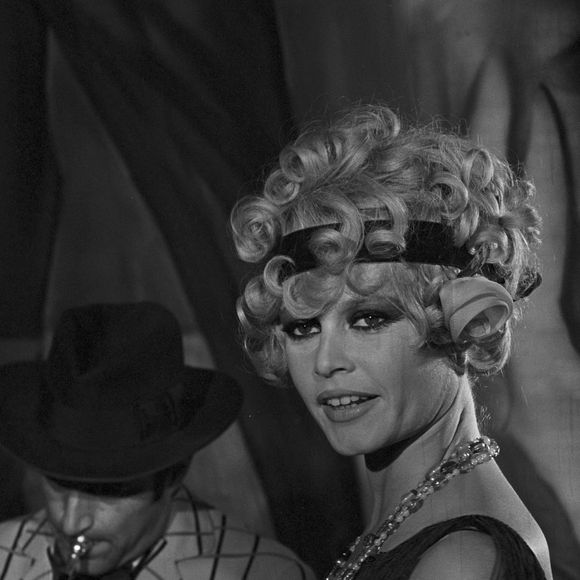 Archives - En France, à Paris, Brigitte BARDOT sur le plateau de l'émission "Show Bardot". Le 15 novembre 1967 © Bernard Leguay via Bestimage