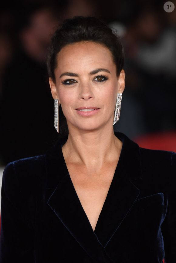 À travers ce cheminement, Bérénice Béjo montre qu’accepter son corps et vieillir sereinement est un travail constant, mais possible pour toutes et tous.

Berenice Bejo - Tapis rouge de la soirée d'ouverture du 17ème Festival International du Film de Rome. Le 13 octobre 2022