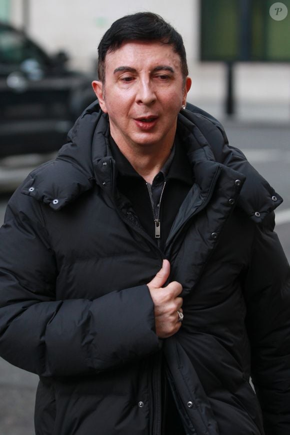 Le chanteur Marc Almond du groupe Soft Cell à la sortie des studios BBC Radio après avoir participé à l’émission Chris Evans à Londres, le 24 février 2017. © Agence / Bestimage