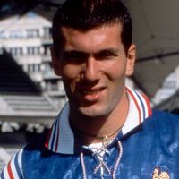 À seulement 14 ans, Zinédine Zidane a quitté le nid familial pour vivre dans une famille d'accueil