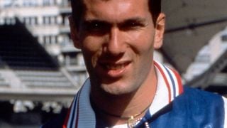 À seulement 14 ans, Zinédine Zidane a quitté le nid familial pour vivre dans une famille d'accueil