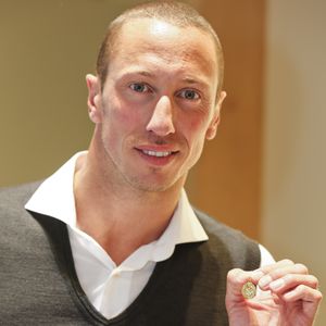 Exclusif -  Frédérick Bousquet - Breitling offre sa nouvelle montre à trois nageurs du Cercle des Nageurs de Marseille le 16 juin 2016. 
© Philippe Doignon / Bestimage