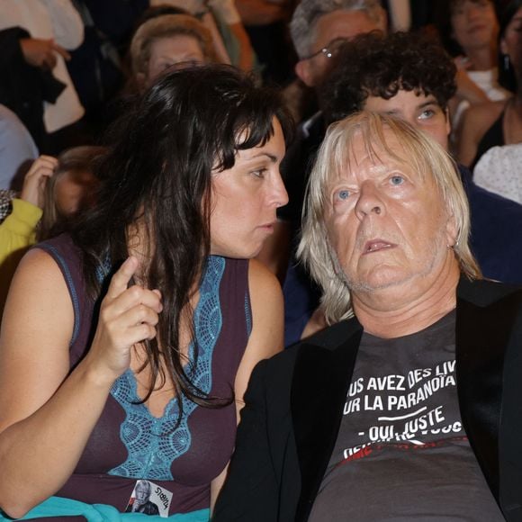 Le chanteur Renaud (Renaud Séchan) et sa femme Cerise - Les amis musiciens de Renaud ont donné un concert à la Mairie du 13ème à Paris le 5 septembre 2024, en hommage au chanteur. © Coadic Guirec/Bestimage