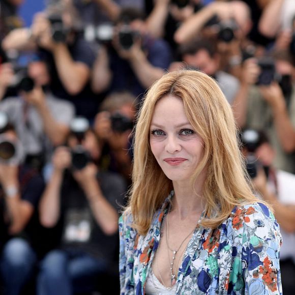 Vanessa Paradis au photocall du film Cette musique ne joue pour personne (Cannes première) lors du 74ème festival international du film de Cannes le 10 juillet 2021

© Borde / Jacovides / Moreau / Bestimage