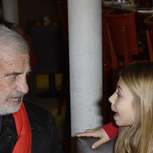 Exclusif - Jean-Paul Belmondo, avec sa fille Stella, a dejeune avec Marcel Campion a La chope des puces a Saint-Ouen. Le 19 janvier 2014. © COADIC GUIREC / BESTIMAGE