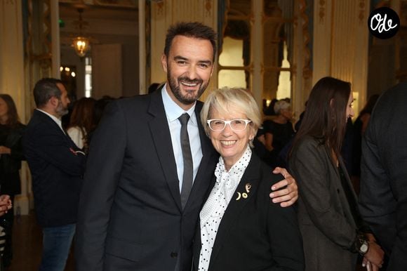 Cyril Lignac et Mercotte assistent à la cérémonie au cours de laquelle Pierre Hermé a été nommé « Commandeur des Arts et des Lettres » et David Sinapian « Chevalier des Arts et des Lettres », à Paris, en France, le 23 septembre 2019. Photo de Jérôme Domine/ABACAPRESS.COM