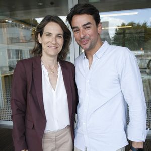 Julian Bugier et sa femme Claire Fournier lors du déjeuner dans la loge de France Télévisions lors de la finale masculine des Internationaux de France de tennis de Roland-Garros 2024 - Jour 15 à Paris, le 9 juin 2024.
© Bertrand Rindoff / Bestimage