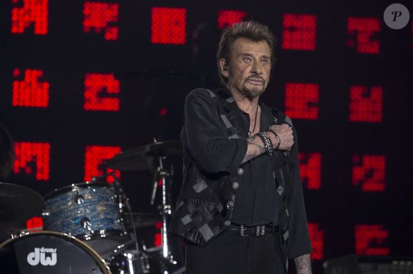 Exclusif - Johnny Hallyday en concert au POPB AccorHotels Arena à Paris. Le 27 novembre 2015. © Dimitri Coste / Bestimage