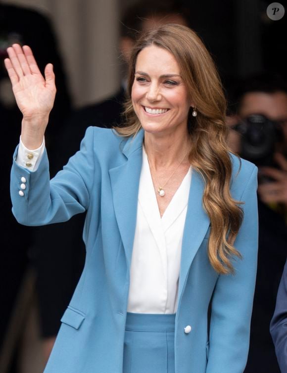 Son Altesse Royale, Catherine, Princesse de Galles (Catherine (Kate) Middleton, princesse de Galles), visite de 2 jours en Italie. À son arrivée à la mairie de Reggio Emilia, elle est accueillie par le maire de la ville, Marco Massari, le 13 mai 2026. © GoffPhotos/Bestimage